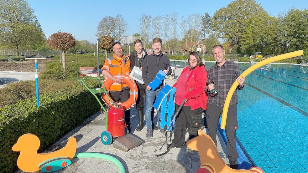 Das Team des Freibads freut sich auf den Saisonstart am 6. Mai. Foto: Gemeinde Apen