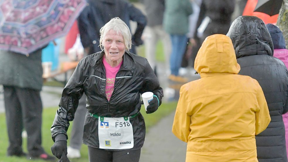 Ossiloop-Königin Hilde Steinke absolvierte ihre 250. Etappe. Foto: Ortgies