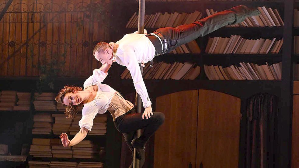 Das Duo Frénésie als Romeo und Julia. Foto: GOP Varieté-Theater