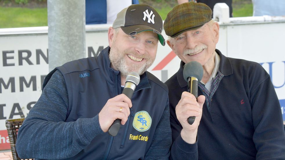 Frank Cordes und Werner Hansch unterhielten die Fans mitlaunigen Sprüchen.