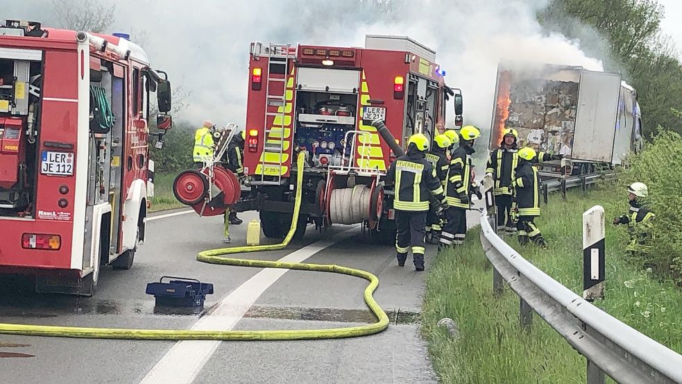 Die Feuerwehr rückte zu dem Einsatz an der Autobahn aus. Foto: Fäustel