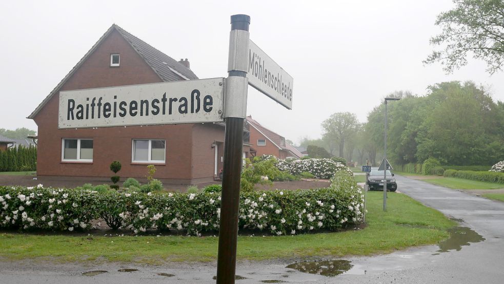 Teilabschnitte der Raiffeisenstraße und der Möhlenschleede zwischen Bahnübergang und Hauptstraße werden ausgebaut. Foto: Kruse