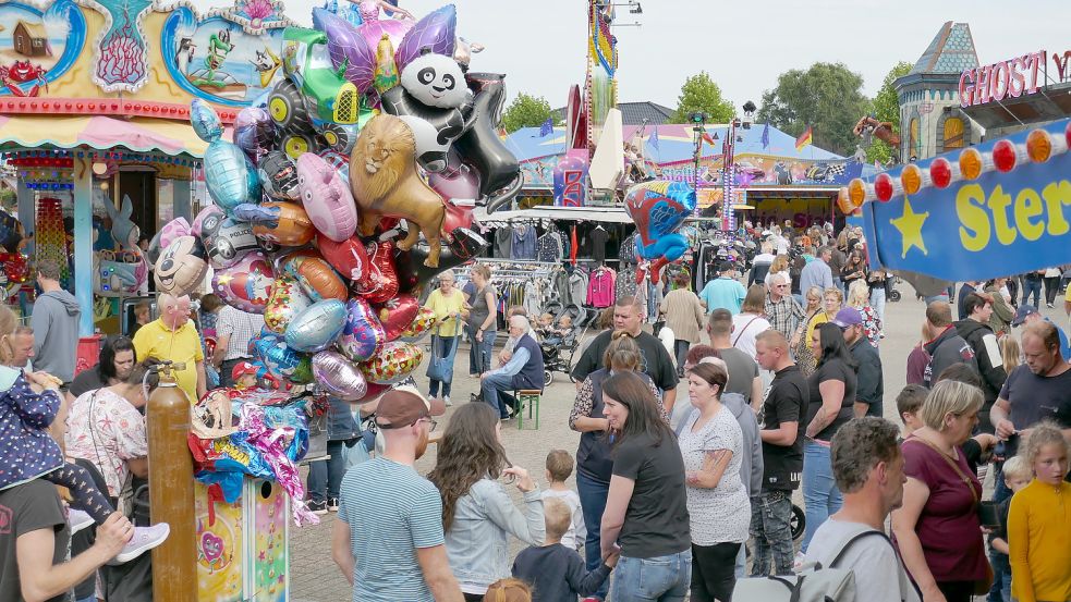 Wegen des Feiertags Christi Himmelfahrt findet der Fehntjer Frühjahrsmarkt an vier Tagen statt. Tausende Besucher werden dazu erwartet. Foto: Radtke/Archiv