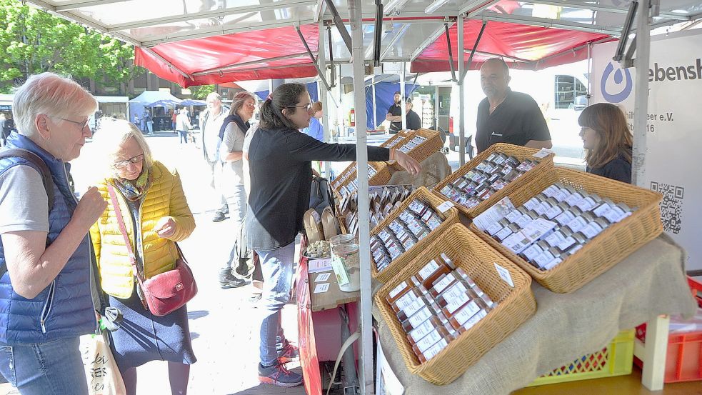 Beim Lekkermarkt kann man Spezialitäten kennen lernen. Foto: Wolters