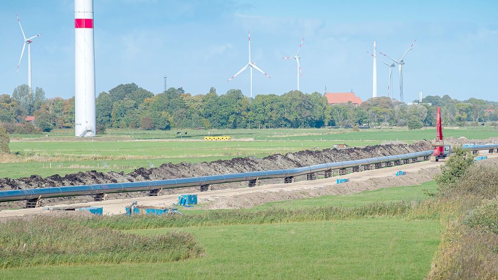 Hat die EWE bei der Erstellung ihrer Jahresabrechnungen aktuell eine sprichwörtlich lange Leitung? Foto: Schuldt/dpa