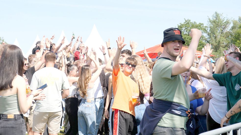 Partystimmung auf dem Frühtanzgelände in Tange. Foto: Keller