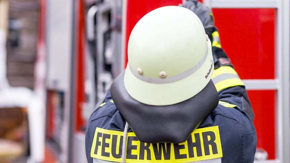 Die Feuerwehr löschte einen Brand in einer Tiefgarage. Foto: dpa/Philipp von Ditfurth