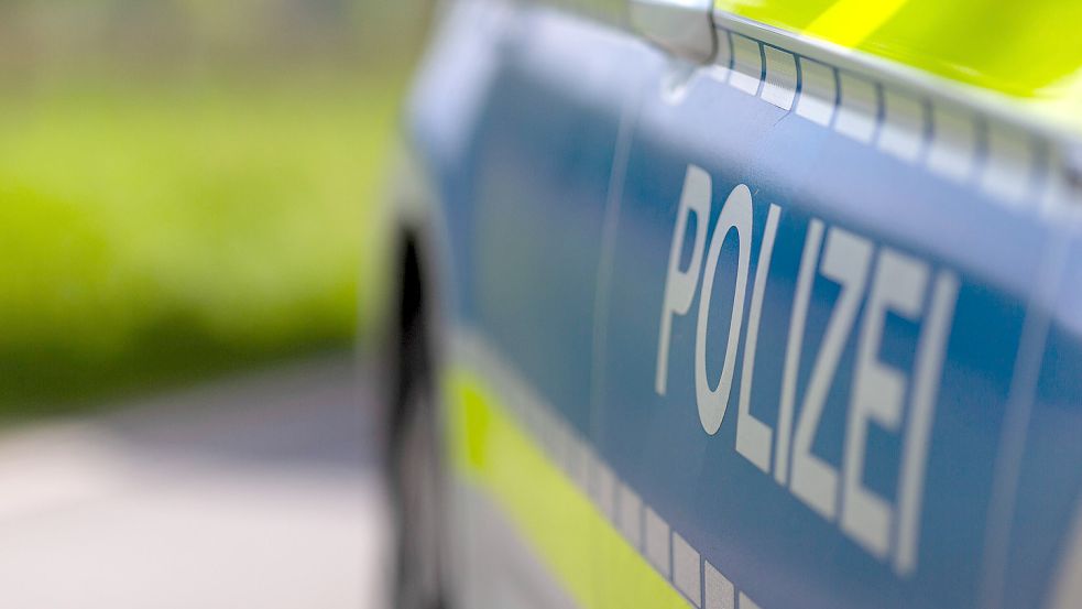 In der Bremer Überseestadt hat die Polizei ein illegalees Autorennen gestoppt. Foto: Fotostand / Gelhot via www.imago-images.de