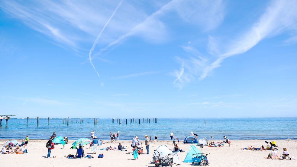 Das sommerliche Pfingstwetter bleibt dem Norden auch in den kommenden Tagen erhalten. Foto: dpa/Jonas Walzberg