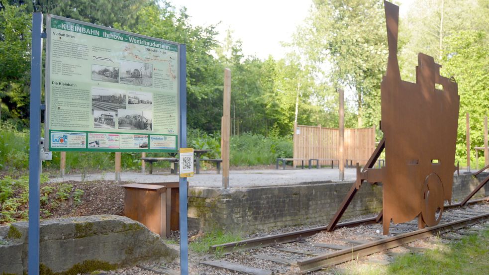 Hier hielt früher die Kleinbahn, heute können Besucher verweilen. Foto: Weers