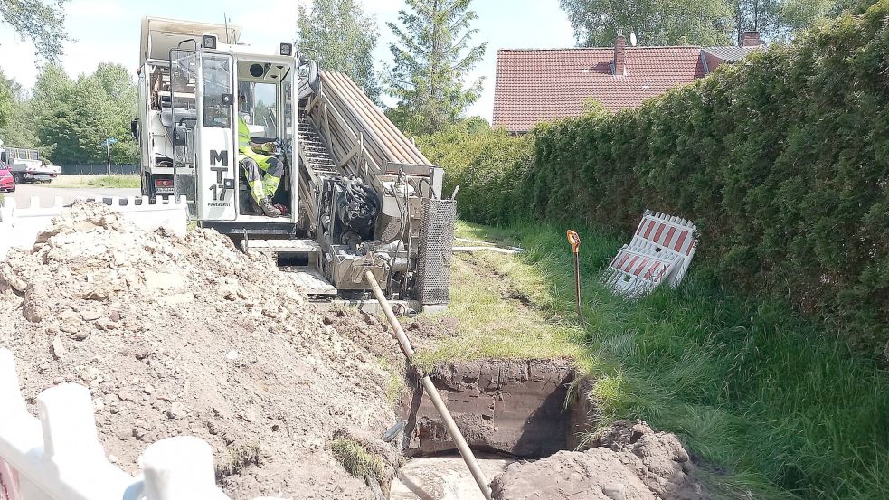 Am Mittwoch dauerten die Arbeiten zur Reparatur der Glasfaser-Störung an der Schadensstelle in Ihren weiter an. Am Abend dann eine erfreuliche Nachricht: Die ersten Kunden konnten wieder online gehen.