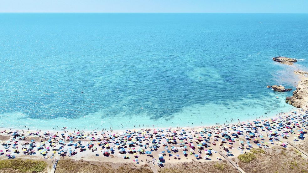 Die Strände auf Sardinien sind äußerst beliebt. Foto: imago images/Jöran Steinsiek