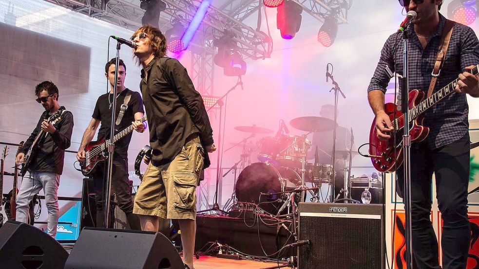 Die italienische Band „Columbia“ spielt Freitag im Otto-Dölle-Stadion in Aschendorf. Foto: Band