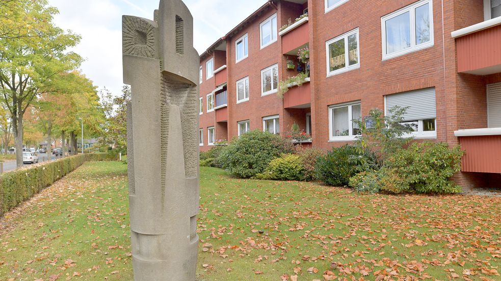 In Leer gibt es zahlreiche Mietshäuser (im Bild vom Bauverein in der Bavinkstraße). Wohnungen im Stadtbesitz stehen aber nach wie vor leer. Foto: Ortgies/Archiv
