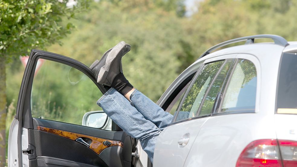 Nicht auf jedem Rastplatz können Auto- und Beifahrer eine entspannte Pause verbringen - vor allem bei Hygiene und Sauberkeit sowie Barrierefreihet mangelt es oft. Foto: Sebastian Kahnert/dpa
