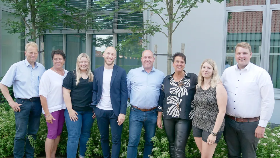 Der Vorstand des Gewerbevereins Rhauderfehn hat alles (von links): Geschäftsführer Geert Müller, Heidi Luccetta (Beirat), Schriftführerin Merle Stührenberg, 1. Vorsitzender Thies Kruse, 2. Vorsitzender Karsten Berg, 3. Vorsitzende Kerstin Kuntze, Sarah Böning (Beirat) und Kassenwart Jonas Abben. Foto: Kruse