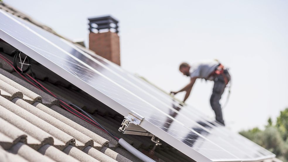 Beim Ausbau der Sonnenenergie hängt die EU stärker von China ab als früher bei der Gasversorgung von Russland: Drei Viertel aller Solarmodule stammen aus der Volksrepublik. Foto: Imago Images/Westend61