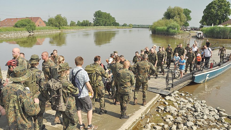 Mit der Pünte wurde übergesetzt. Foto: Wolters