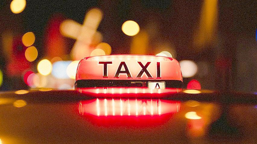 Kein Bedarf: Mangels Nachfrage haben die Taxiunternehmer Stoppelmann und Schnieders ihre Konzessionen für Friesoythe zurückgegeben. Künftig wird hier nachts kein Taxi mehr auf Kundschaft warten. Symbolfoto: Pixabay