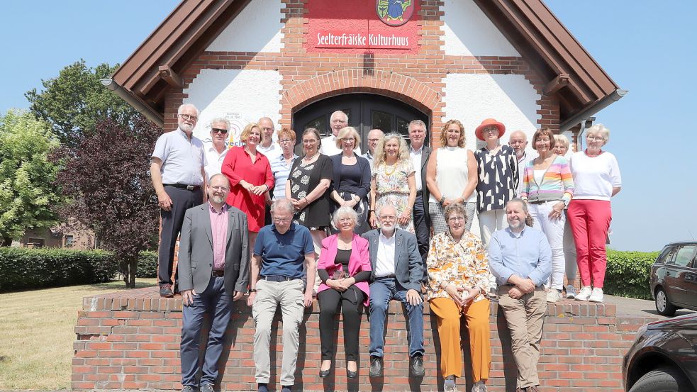 Im Seelterfräiske Kulturhuus in Scharrel trafen sich die Mitglieder des Interfriesischen Rates zur Mitgliederversammlung. Foto: Passmann
