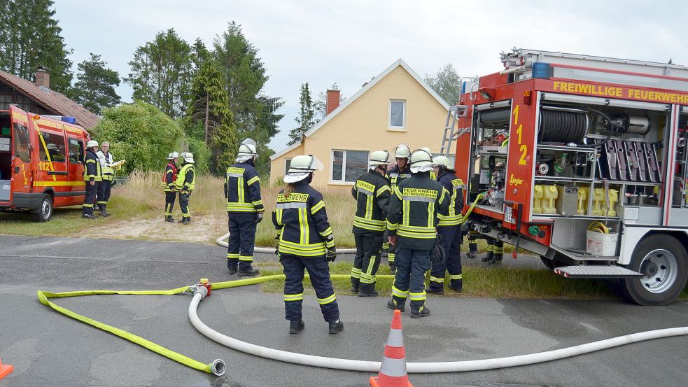In diesem Haus an der Kirchstraße in Ostrhauderfehn fand die Großübung statt. Foto: Fertig