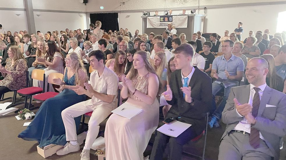 Die Aula der KRO war gut gefüllt. Foto: Janßen