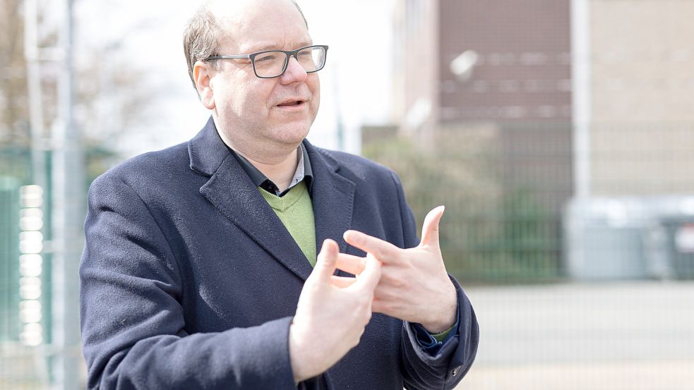 Wirbt um verbale Abrüstung in der Wolfsdebatte: Niedersachsens Umweltminister Christian Meyer (Grüne). Foto: Michael Matthey/dpa