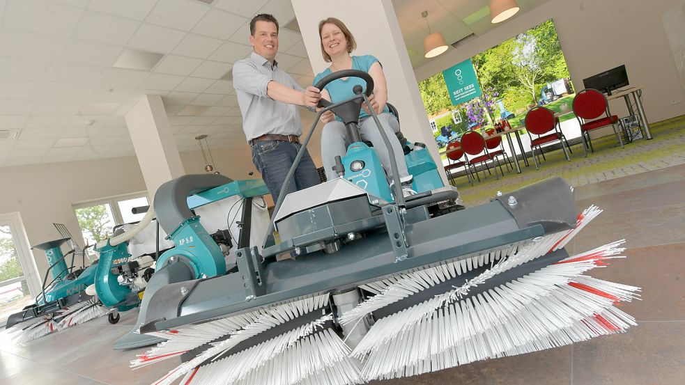 Das Unternehmerpaar Andreas und Sandra Bruns freut sich über den Umzug nach Uplengen. Foto: Ortgies