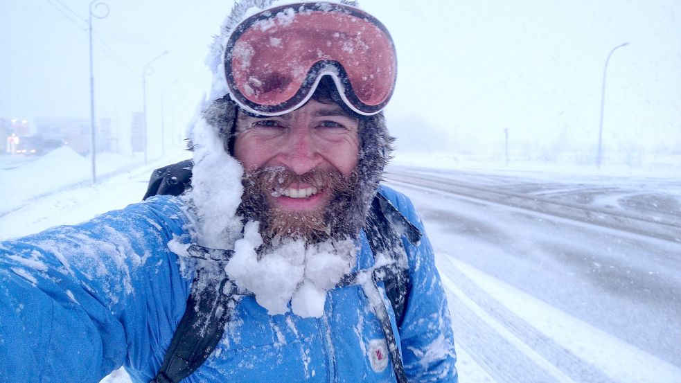 Auch bei Eis und Schneesturm unterwegs: Jonas Deichmann. Foto: privat