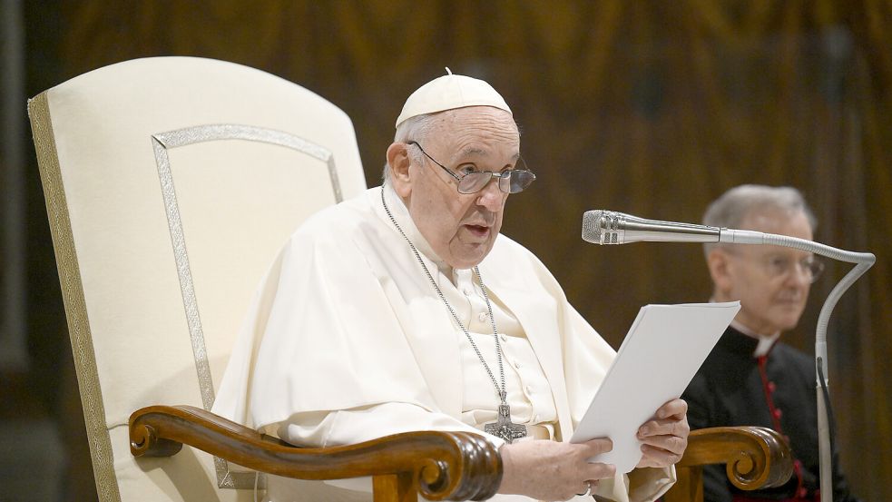 Papst Franziskus hat sich zu den Koranverbrennungen in Schweden geäußert- Foto: dpa/Vatican Media/Simone Risoluti