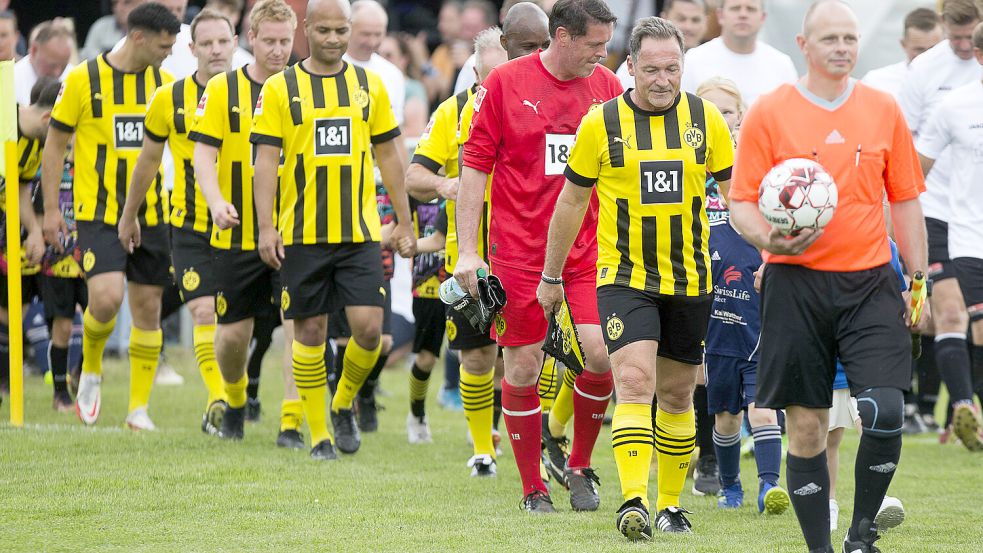 Die BVB-Traditionsmannschaft traf am 24. Juni in Timmel auf eine regionale Auswahl. Foto: Doden/Emden