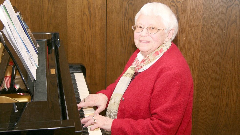 Erna Modler liebte Musik. Bei Veranstaltungen in der evangelischen und in der katholischen Kirchengemeinde hat sie oft Gruppen am Klavier begleitet. Foto: Passmann