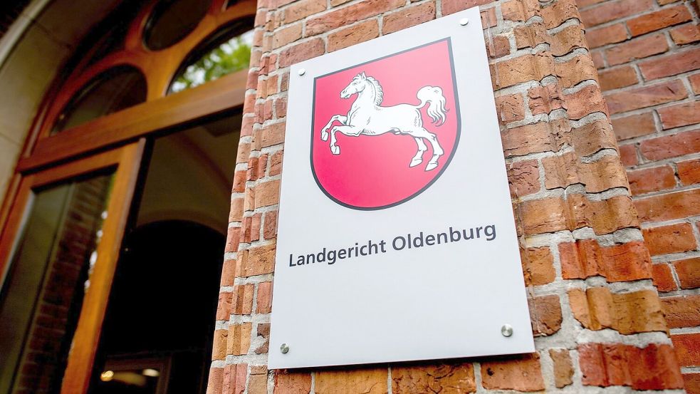Vor dem Landgericht in Oldenburg ist jetzt ein 49-Jähriger aus Leer der Vergewaltigung schuldig gesprochen worden. Archivfoto: Dittrich/DPA