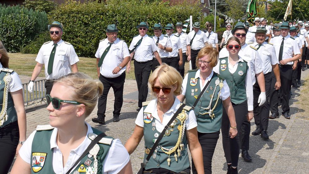 Viele Gruppen nahmen am Umzug durch den Ort teil.