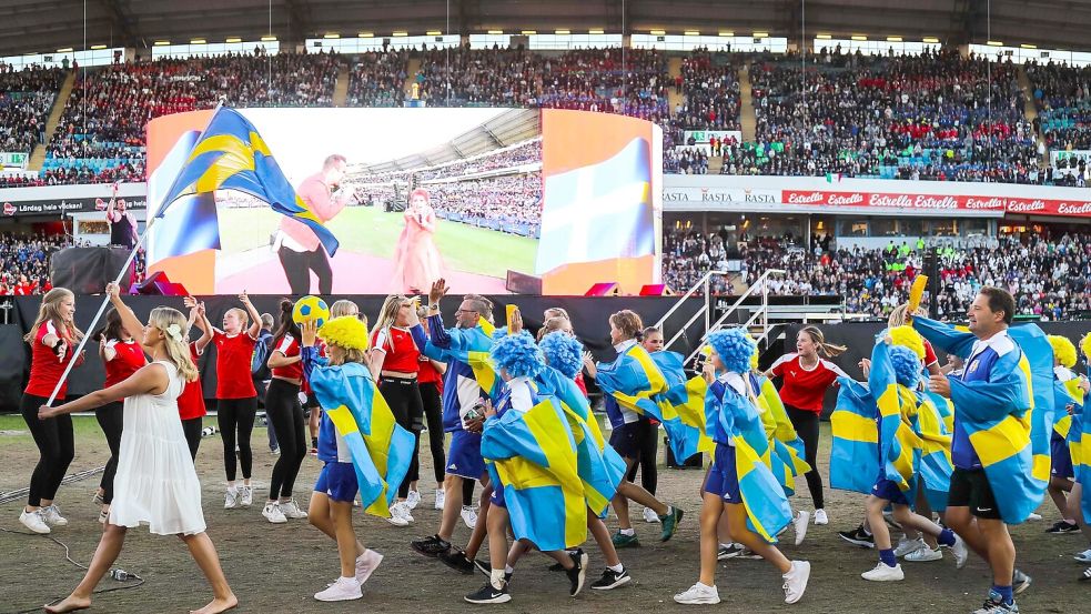 Beim Gothia-Cup gibt es eine große Eröffnungsfeier. Das Foto aus dem Jahr 2019 zeigt die bunte Zeremonie. In diesem Jahr ist die Feier am Montag um 20 Uhr. Im Ullevi-Stadium wird dann wieder getanzt, gelacht und gefeiert. Foto: Imago