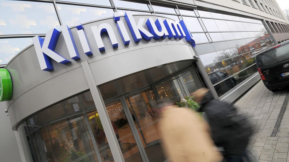 Das Klinikum Leer plant eine Erweiterung. Bisher sollte die Rettungswache dort mit eingebaut werden. Doch dieser Plan wurde nun fallengelassen. Foto: Ortgies