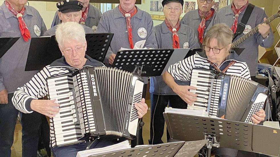 Shanty-Chor „Overledinger Jungs“ trat im Fehn- und Schiffahrtsmuseum auf. Fotos: Hagewiesche