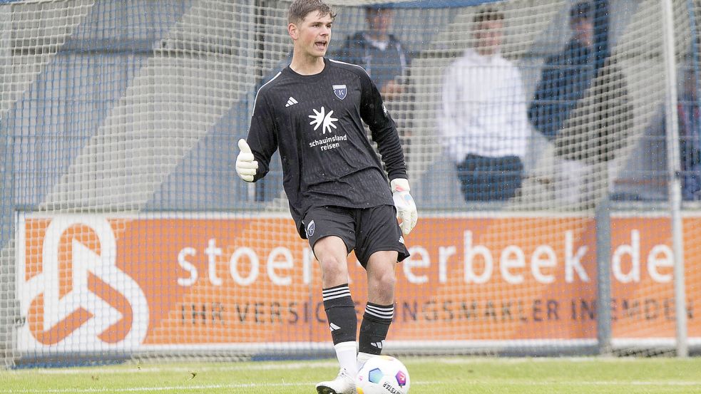 Moritz Onken trug bereits in Vorbereitungsspielen das Emder Trikot. Nun ist klar, dass er die kommende Saison für Kickers spielen wird. Foto: Doden, Emden