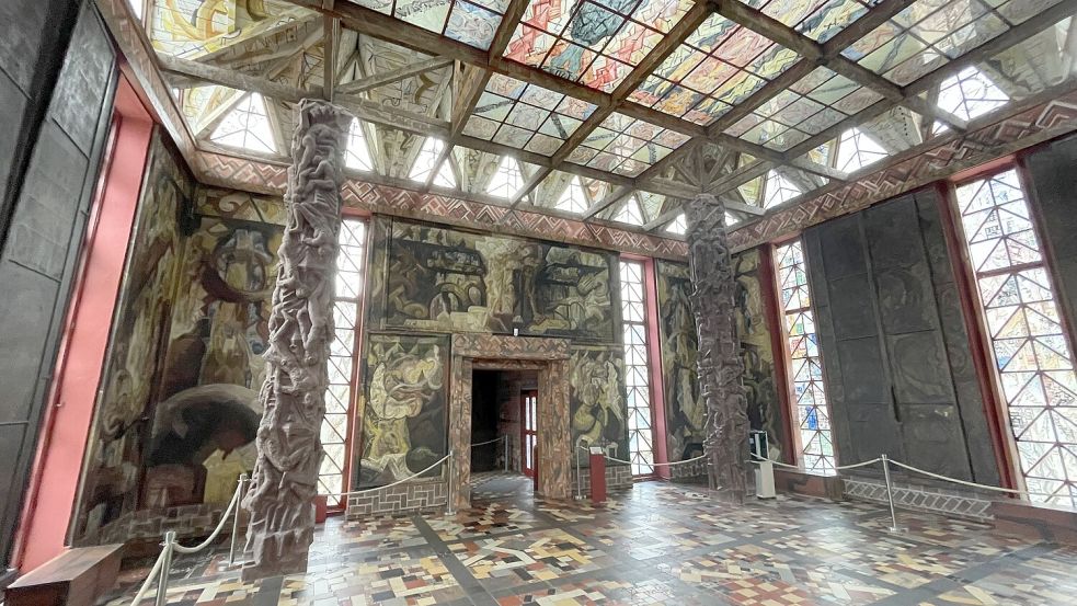 Mythenraum der Kunst: Der Kunsttempel von Hans Bossard in Jesteburg. Foto: Stefan Lüddemann