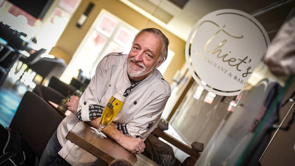 Karsten Stockhecker hat das Restaurant Thiet's in Ditzum aufgegeben und will nun Kneipenwirt werden. Foto: Ortgies
