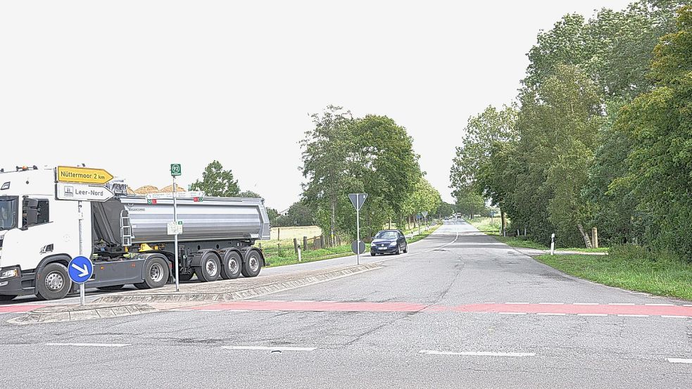 Die Zufahrt von der Deichstraße in die Nüttermoorer Straße wird gesperrt. Foto: Wolters