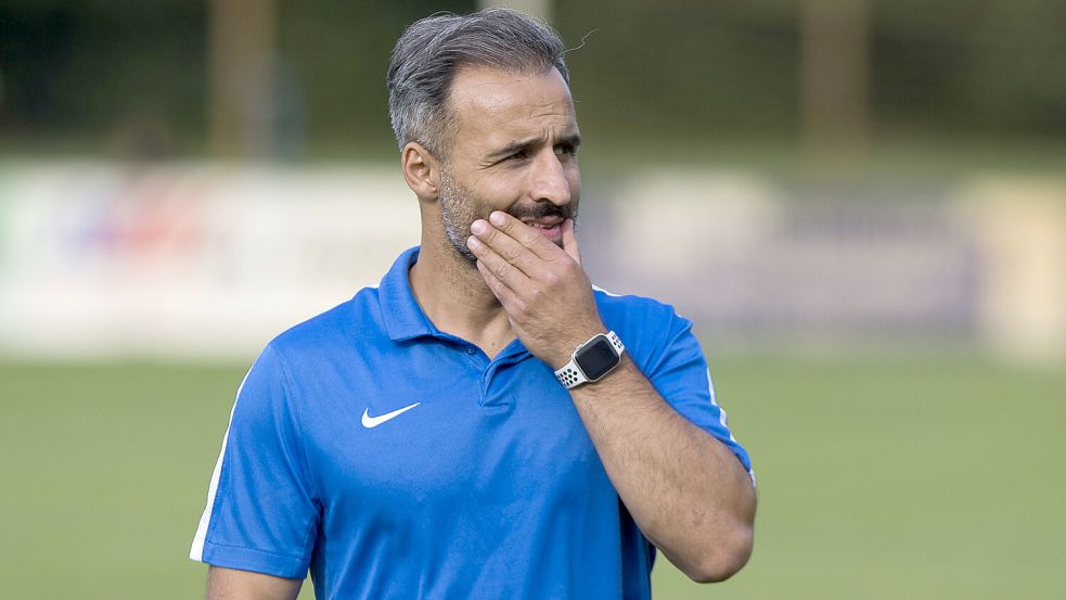 Germania-Coach Erhan Colak verzweifelte am Dienstag. Er konnte kaum glauben, welche Möglichkeiten sein Team ausließ. Foto: Doden, Emden