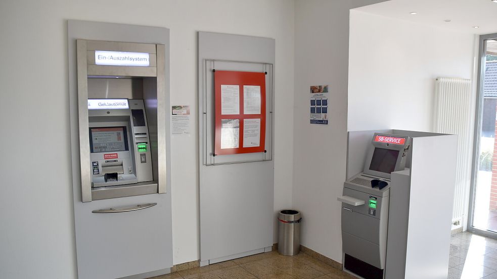 Der SB-Standort der Sparkasse in Völlenerfehn wird nun geschlossen. Foto: Archiv/Ammermann.