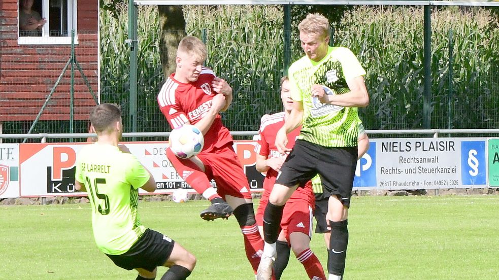 TuRa 07 Westrhauderfehn (Mitte Fabian Wendt) ist bereits am Sonnabend gefordert. Foto: Damm