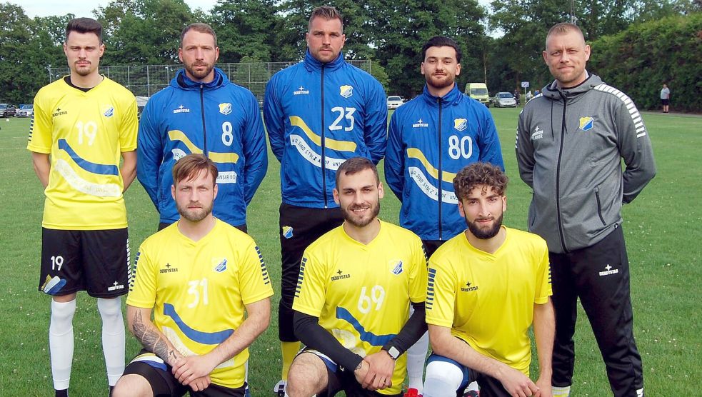 SuS Steenfelde peilt den Aufstieg an (hinten von links): Timo Kirchhoff, Sven Terfehr, Dennis Kaspar, Ahmed Ibrahim, Trainer Pascal Walker. Vorne von links: Jens Hagen, Nick Heckel, Hüseyin Akan. Es fehlt Oliver Strasser. Foto: Reemts