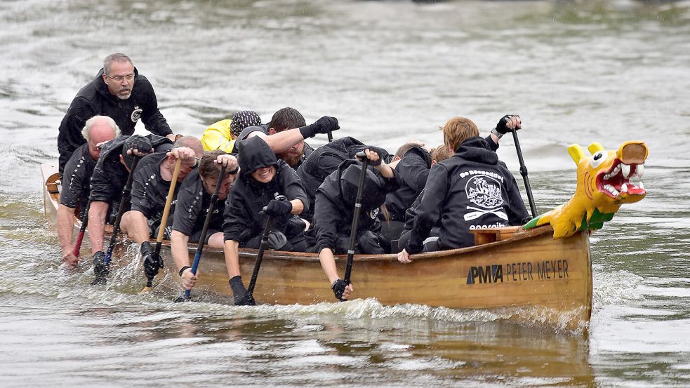 Die Anstrengung war den Teilnehmern anzusehen. Alle Teams legten sich voll die Riemen. Foto: Stromann