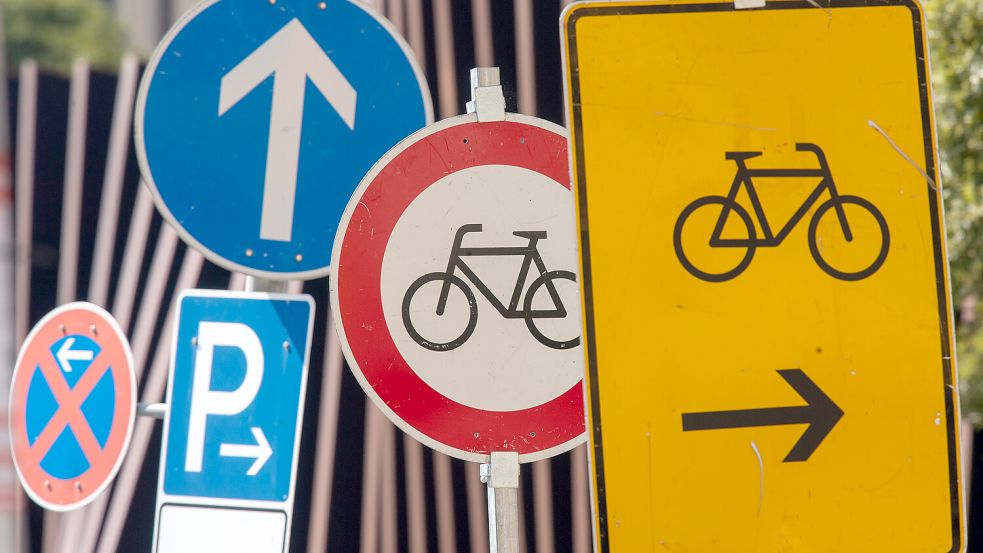 Nicht alle Straßenschilder sind so eindeutig wie diese. Foto: dpa | Peter Kneffel