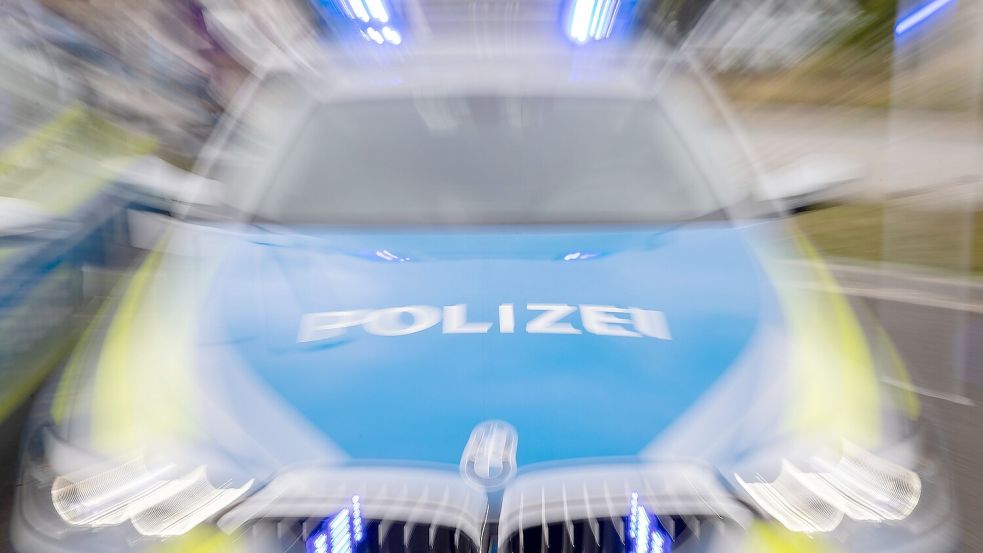 Das Notfallsystem des Unfallwagens löste die Alarmierung bei der Polizei aus. Symbolfoto: Picture Alliance/DPA