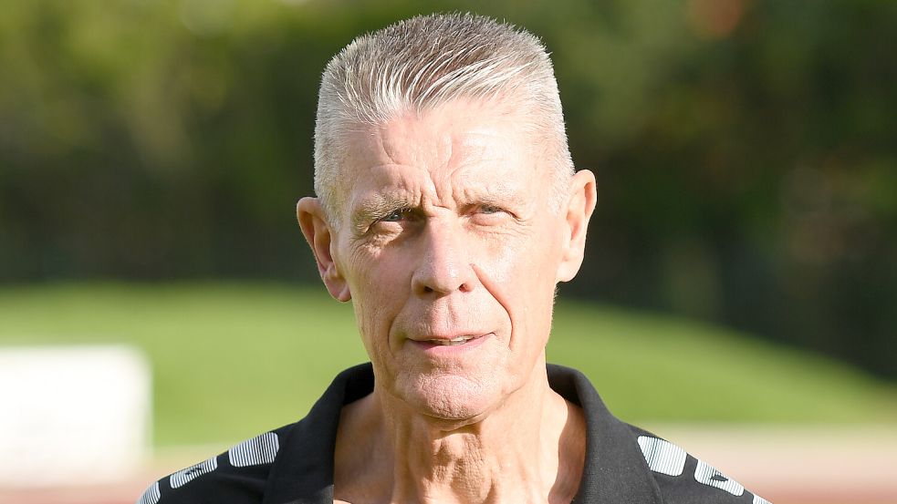 Uwe Groothuis war etwas mehr als ein Jahr Trainer bei der SpVg Aurich, schaffte mit ihr in der Vorsaison auf den letzten Metern noch den Ligaverbleib. Foto: Doden, Blomberg