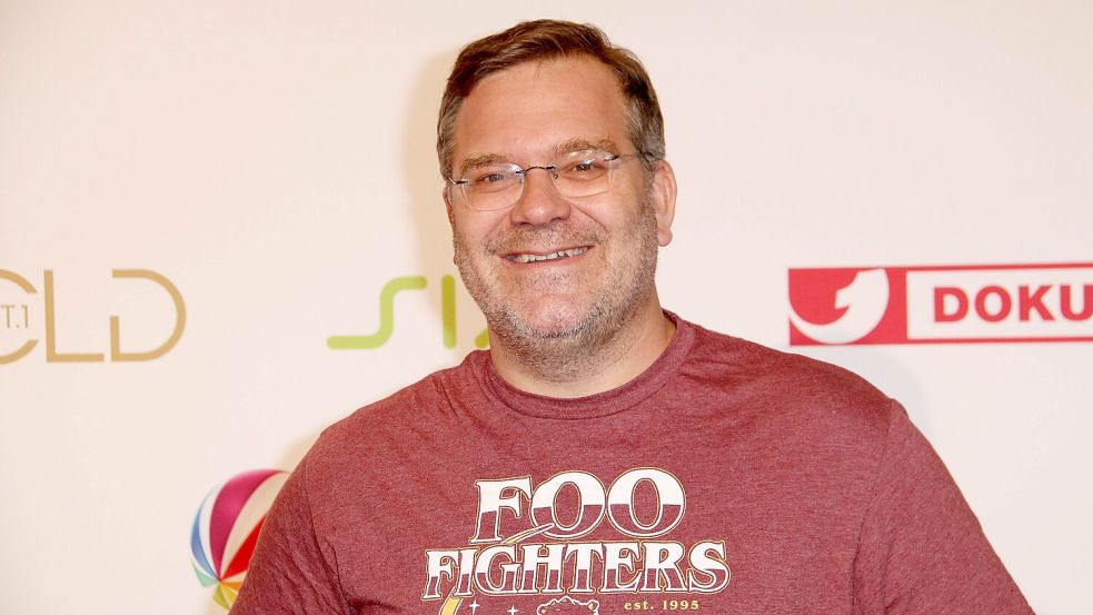 Elton wird weiterhin das Quiz „Blamieren oder kassieren“ moderieren - am September allerdings auf RTL statt ProSieben. Foto: IMAGO IMAGES/APress